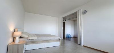 AI-редизайн: warm-minimalism